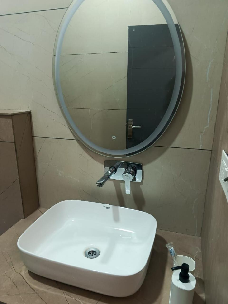 Red Roof Inn Ramnagar  Bagian luar foto